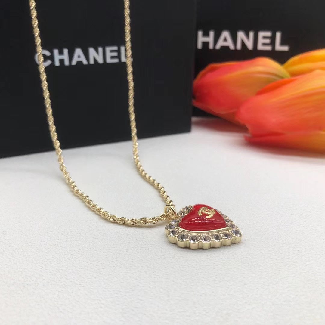 Exquisite ruby heart pendant necklace