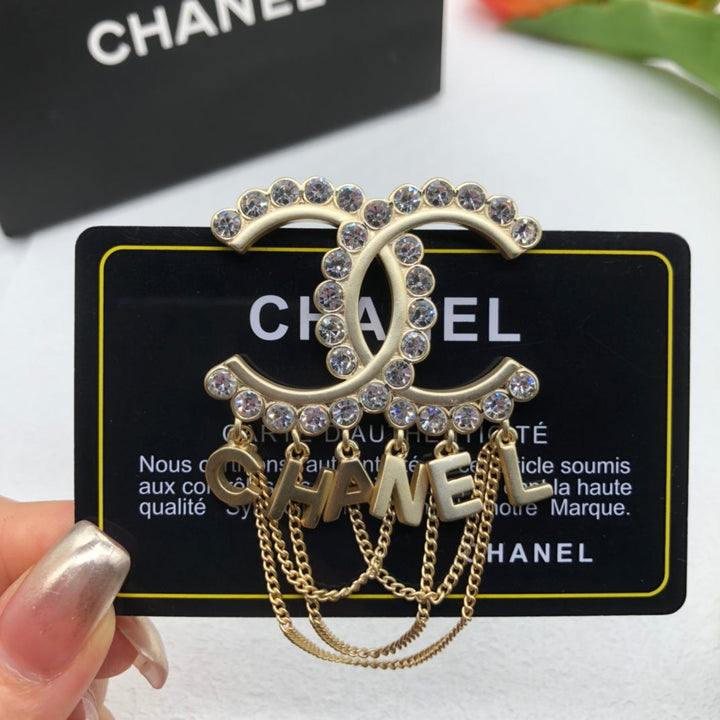 Fashion CC Chain Letter Matching Brooch