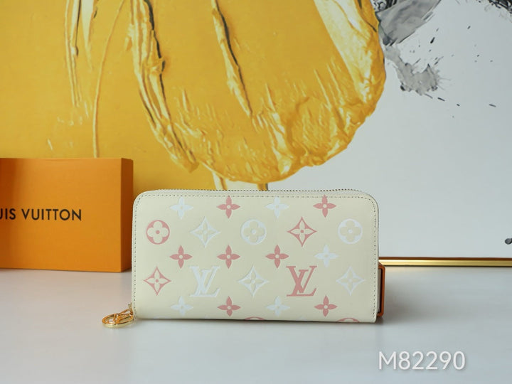 Fashion Embossed Multifunctional Wallet