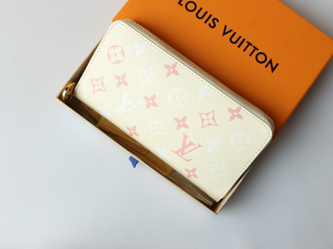 Fashion Embossed Multifunctional Wallet