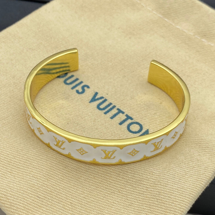 High-grade lacquer letter bracelet