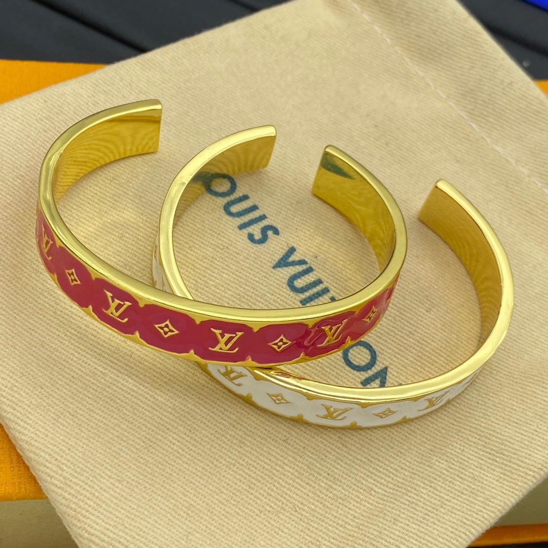 High-grade lacquer letter bracelet