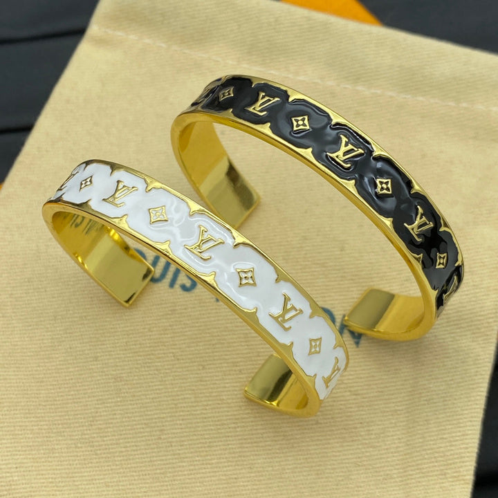 High-grade lacquer letter bracelet