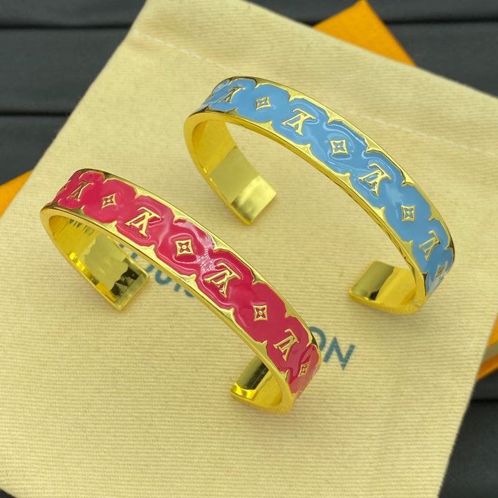 High-grade lacquer letter bracelet