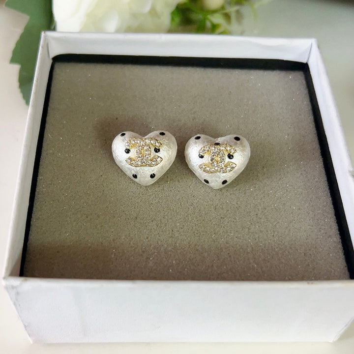 Heart sesame earrings