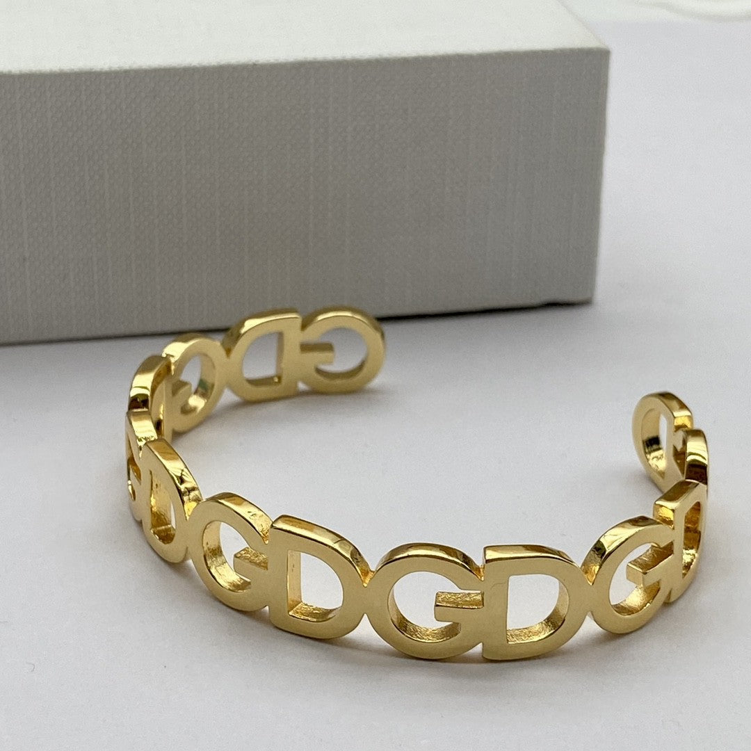 Fashion DG letter combination bracelet