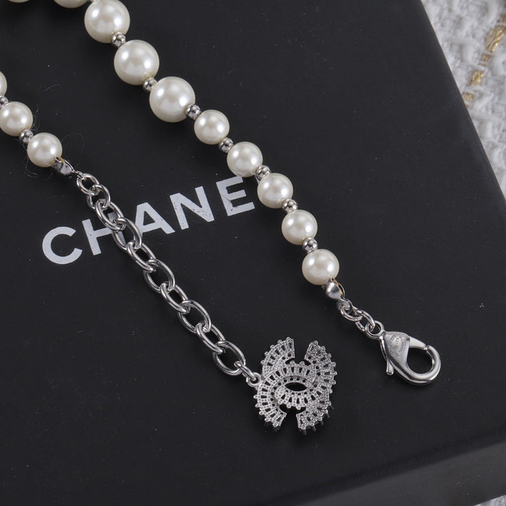 fashion CC pearl chain bracelet