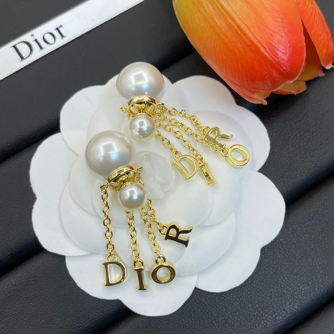 Fashion CD Pearl Tassel Earrings