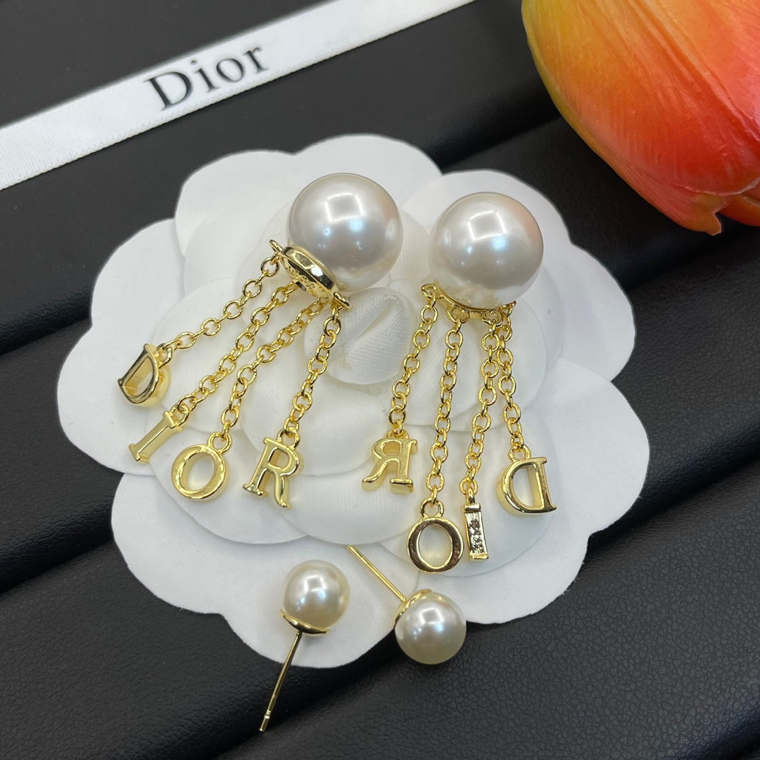 Fashion CD Pearl Tassel Earrings