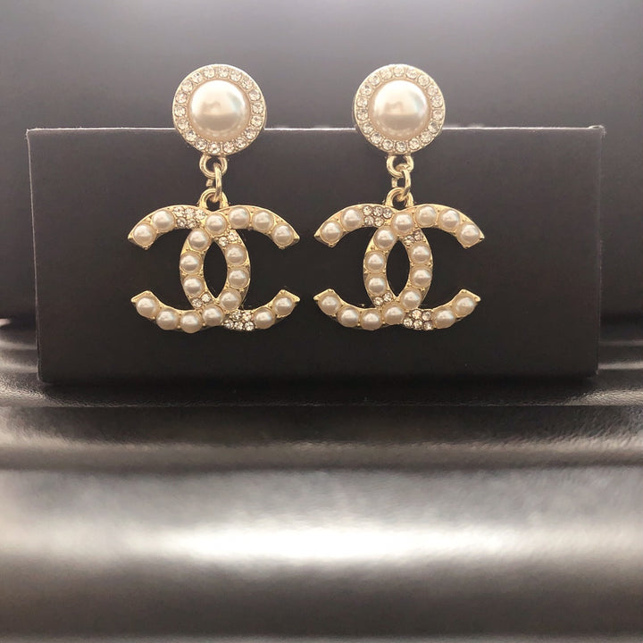 Classic Pearl C Earrings