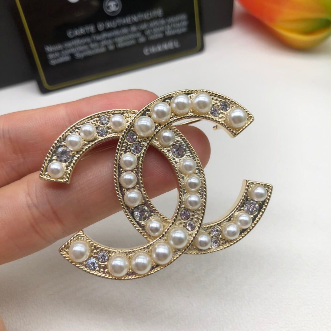 Luxury CC Pearl Brooch