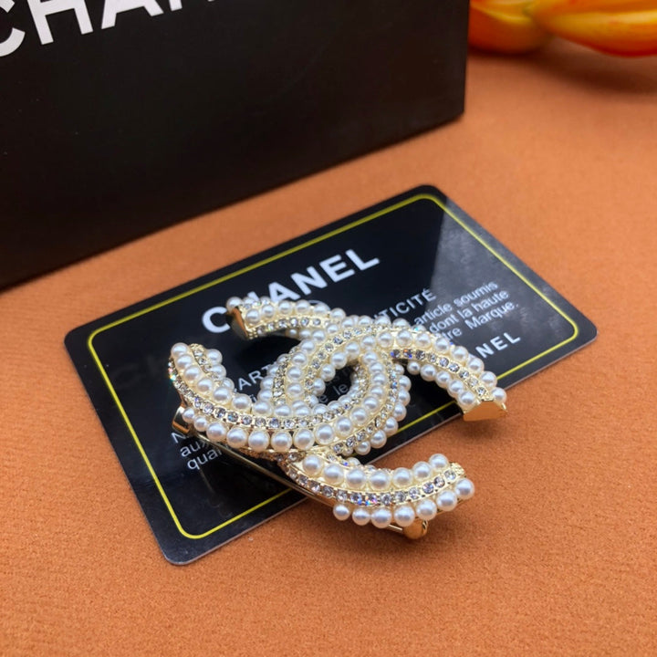 Luxury CC Double Row Pearl Combination Brooch