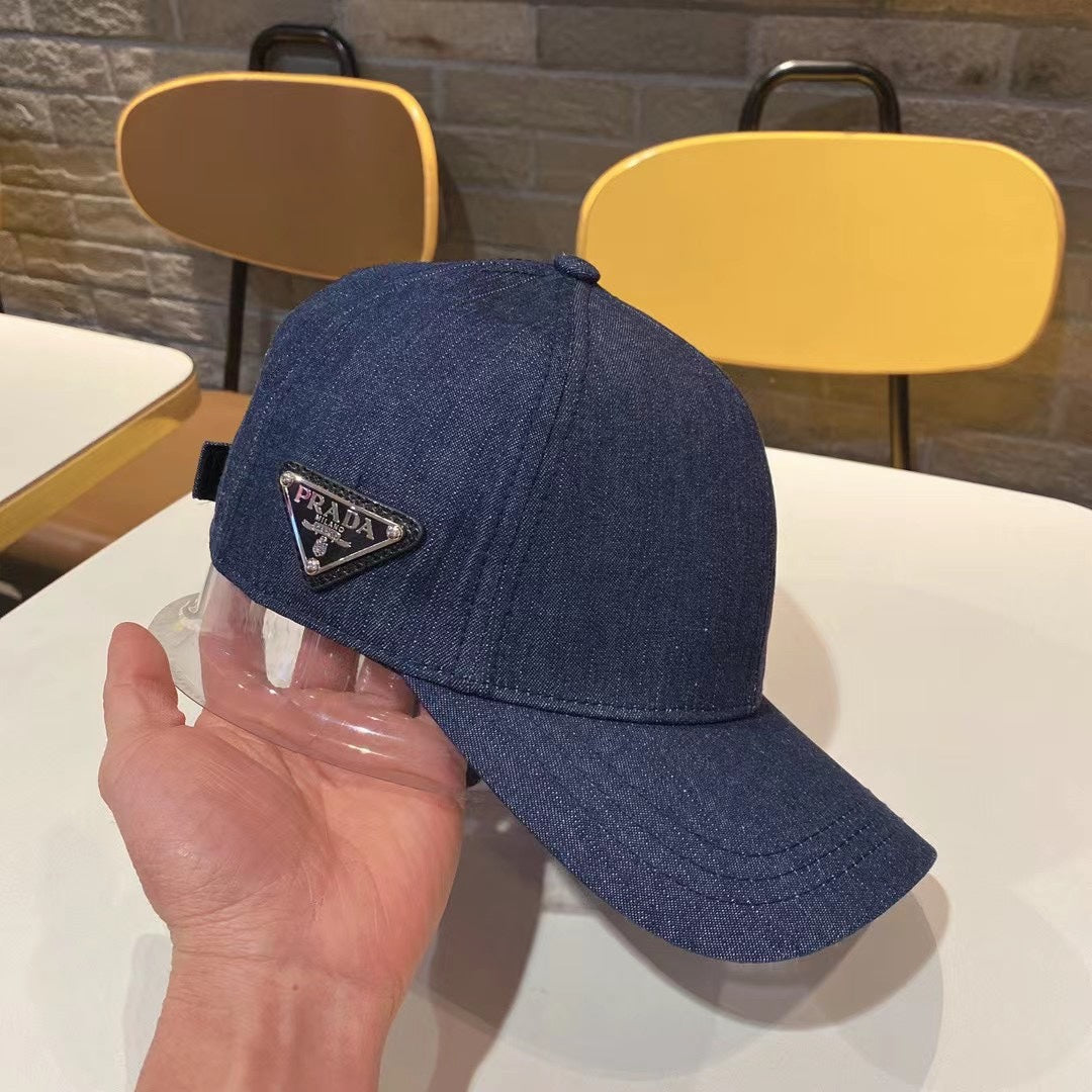 Fashionable and simple dome baseball cap