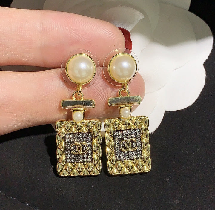 Fashion Rhinestone Pearl Double C Wine Bottle Pendant Earrings