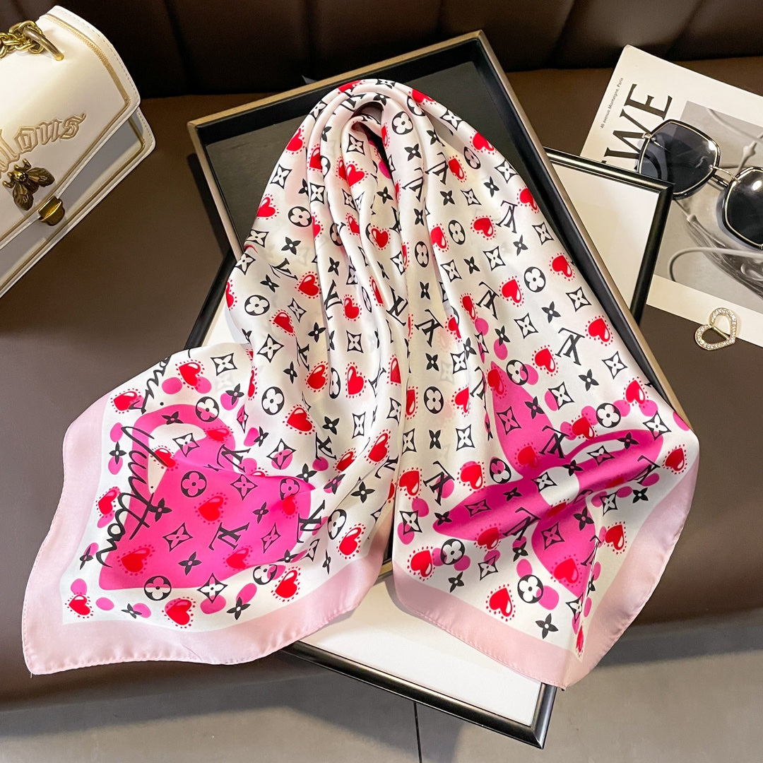 Fashion four-leaf clover love LOGO silk scarf