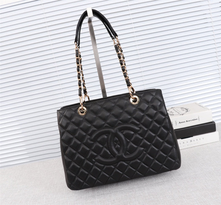 Gold Buckle Sheepskin Handbag in Black-M35899