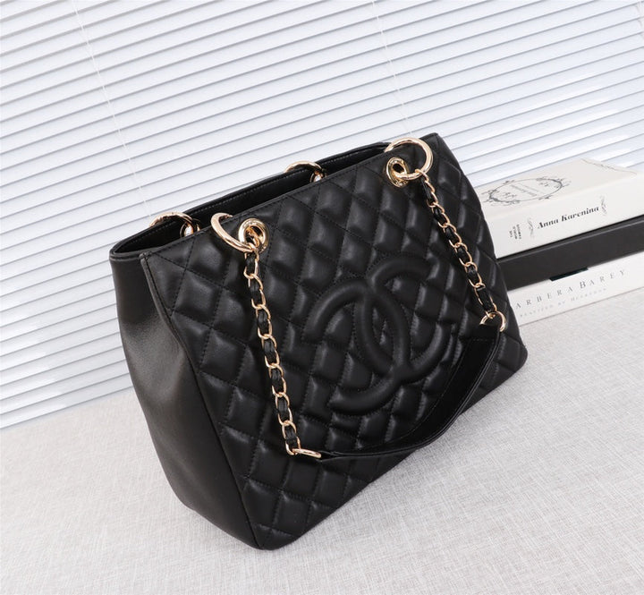 Gold Buckle Sheepskin Handbag in Black-M35899