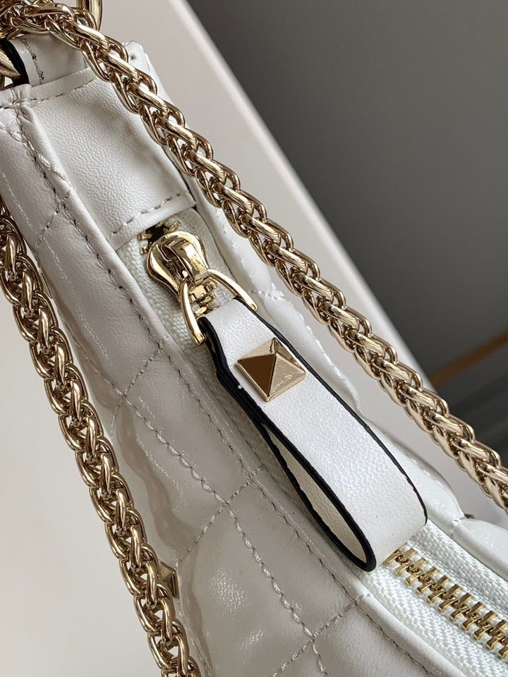 White Studded Sheepskin Handbag M9873