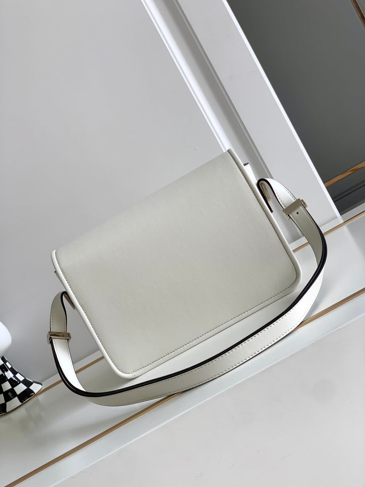 White V logo cowhide handbag M5019