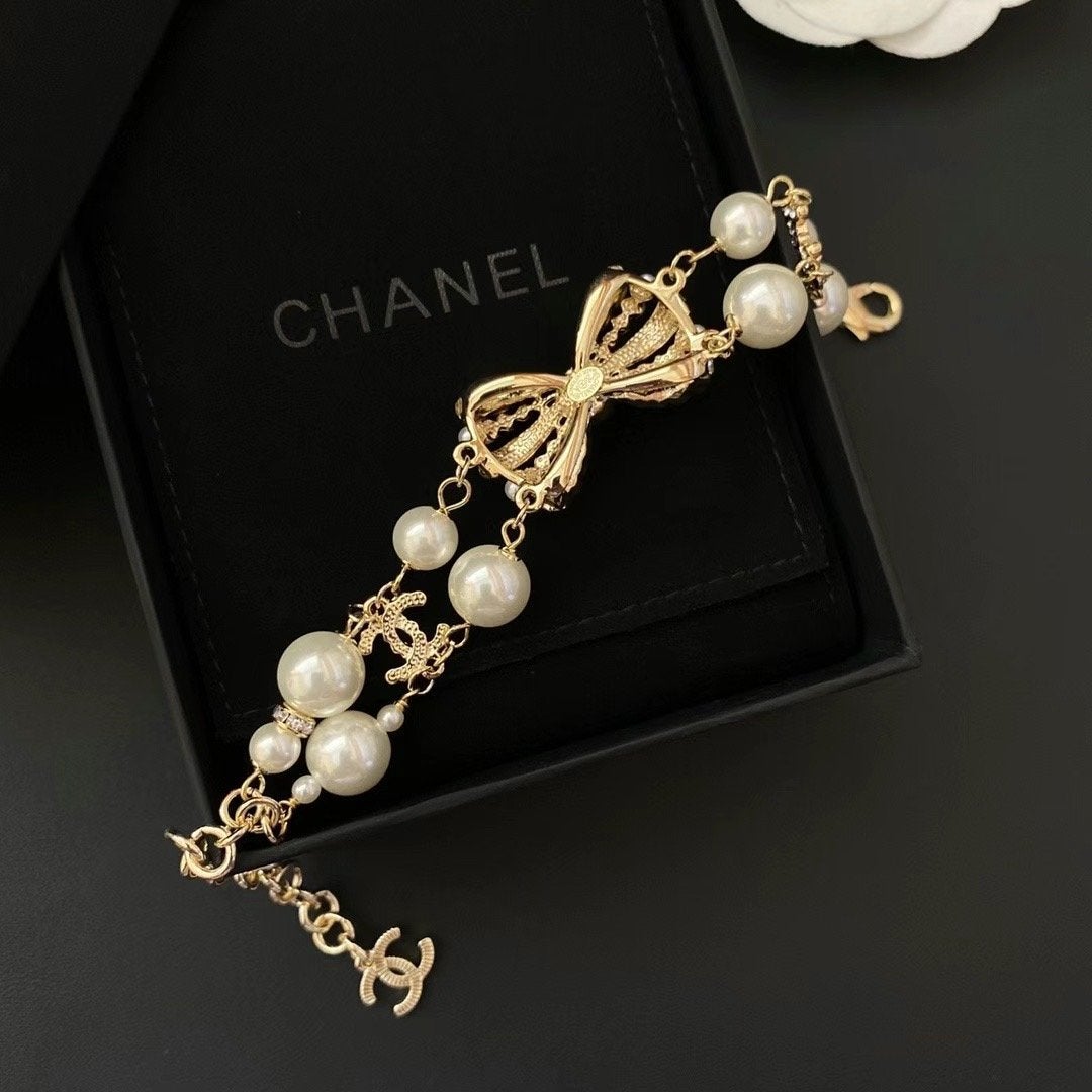 Luxury Pearl Rhinestone Bow Bracelet