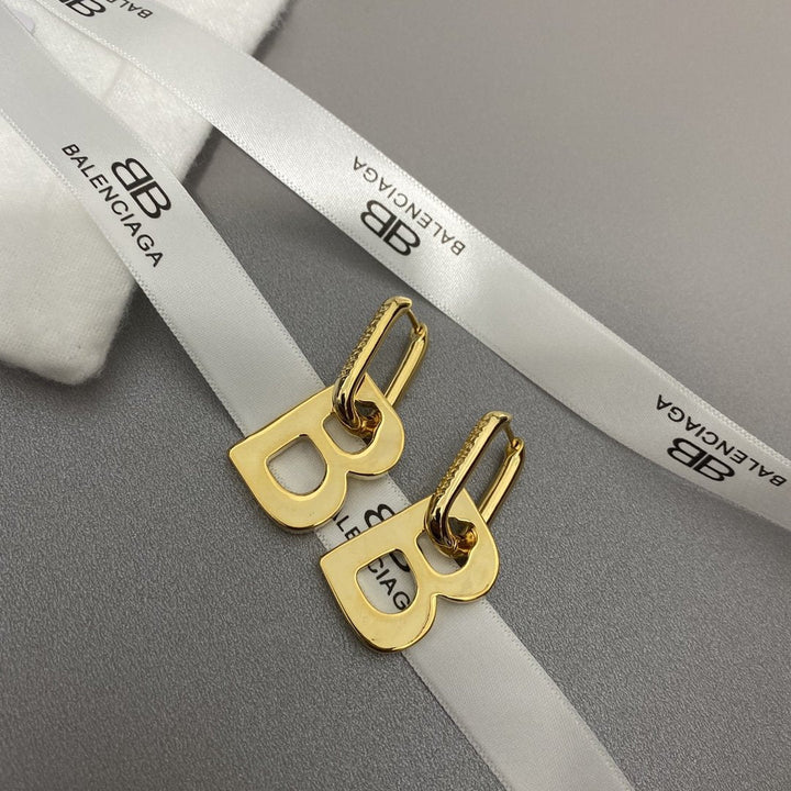 Simple B logo pendant earrings