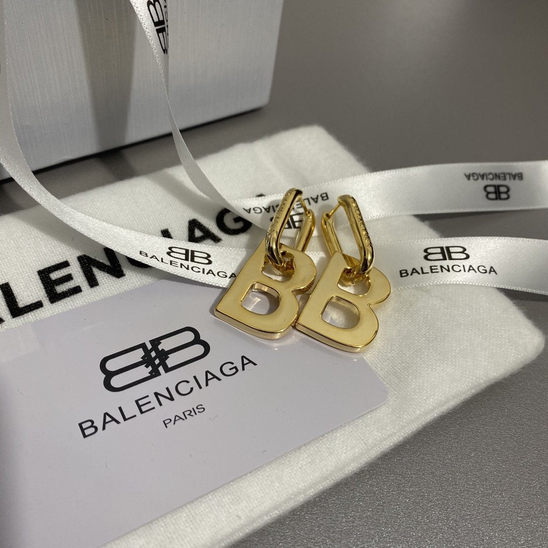 Simple B logo pendant earrings