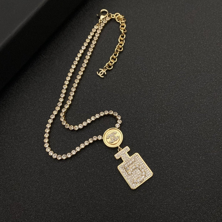 New Classic Perfume Pendant Rhinestone Necklace