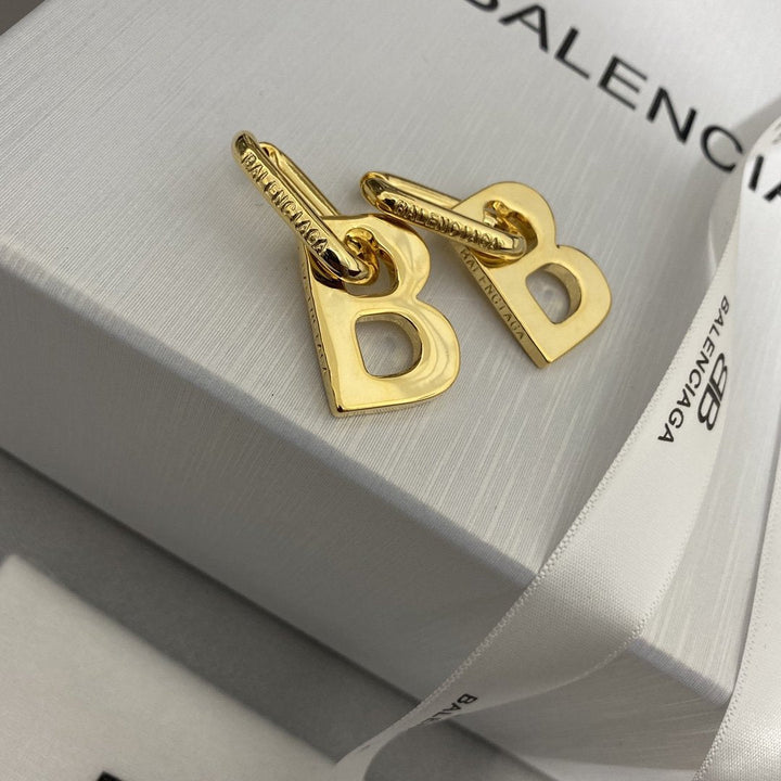 Simple B logo pendant earrings