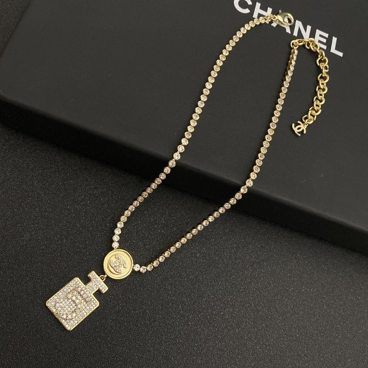 New Classic Perfume Pendant Rhinestone Necklace