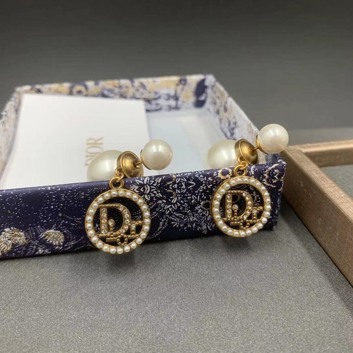 Vintage letter pearl earrings