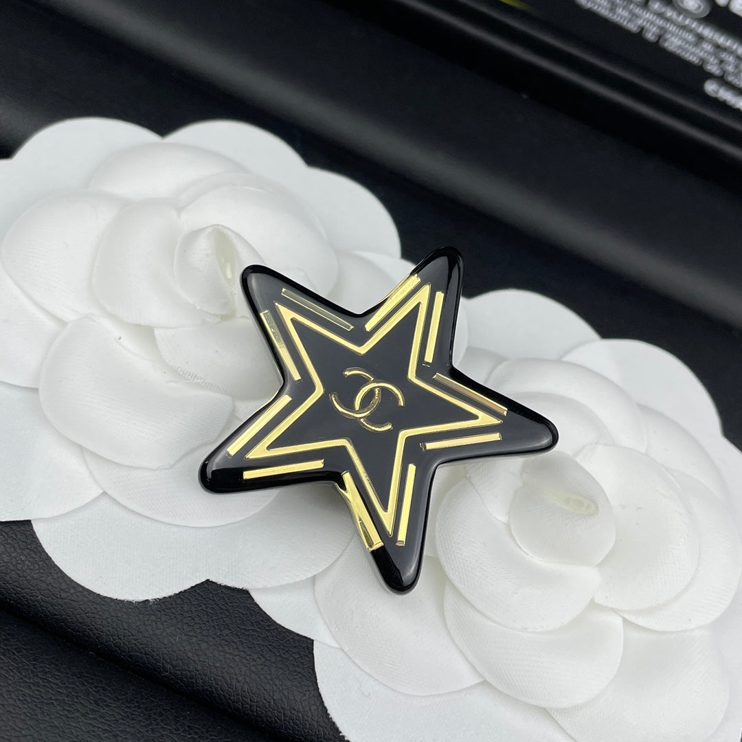 High-end five-pointed star brooch