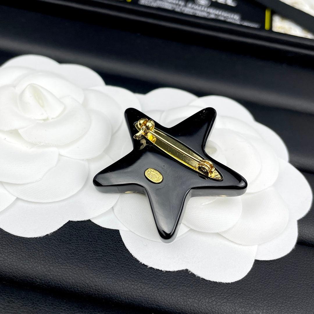 High-end five-pointed star brooch