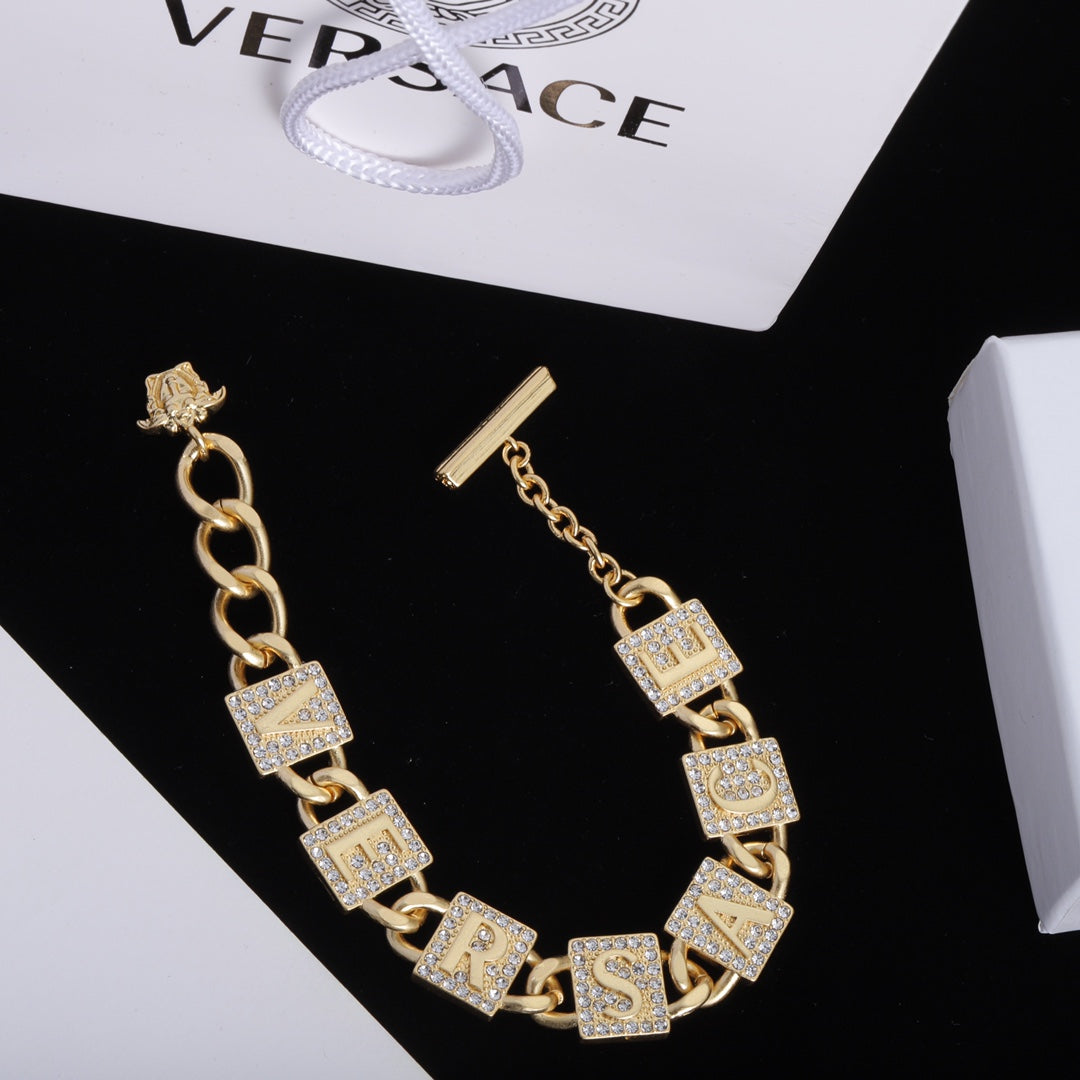 2023 Fashion square lock bracelet