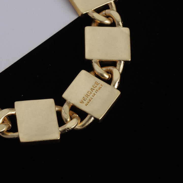 2023 Fashion square lock bracelet