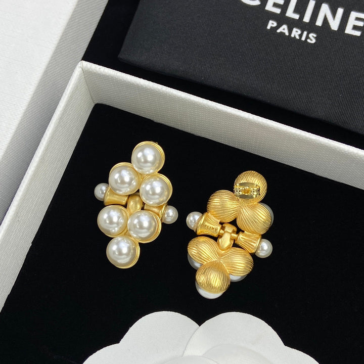 2024 new fashion pearl earrings