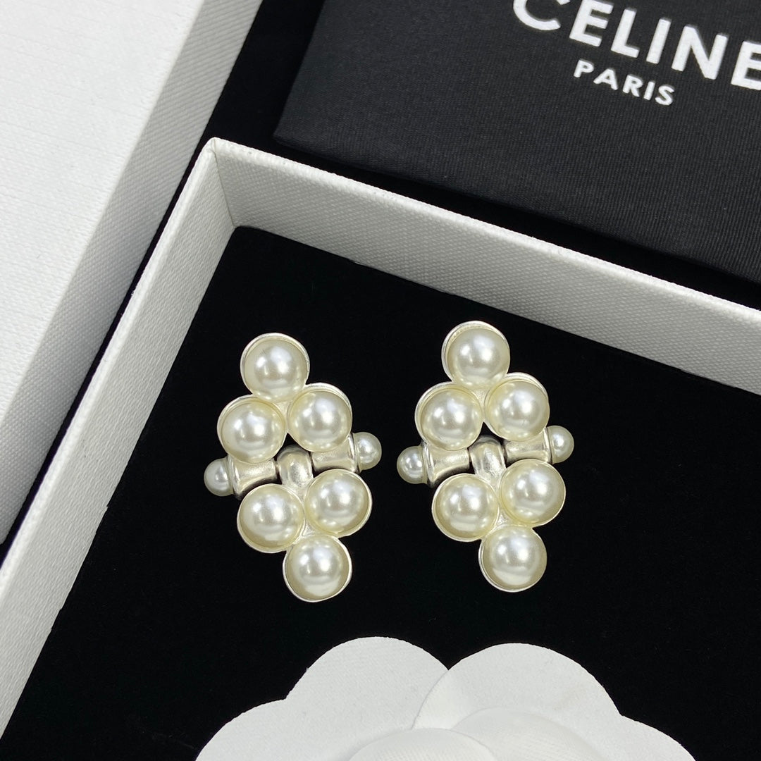 2024 new fashion pearl earrings