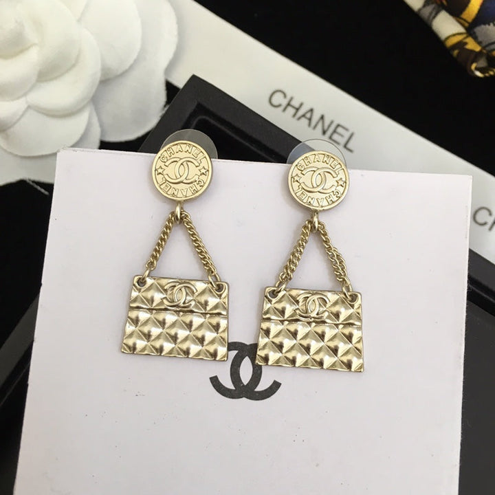 Fashionable dangle earrings