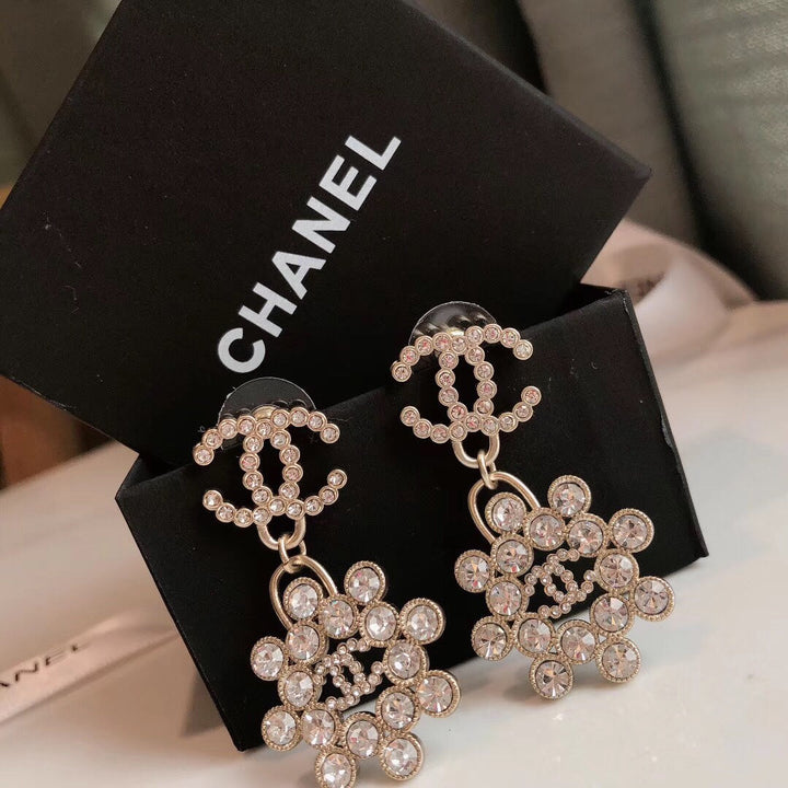 Fashionable double C earrings