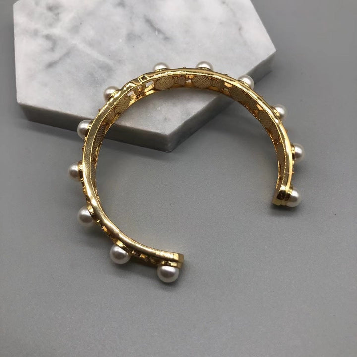 Fashionable open bracelet