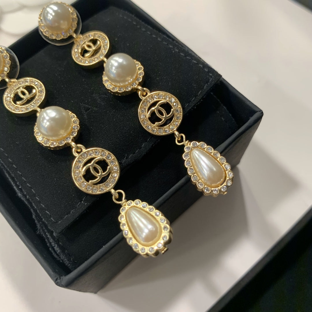 Fashion drop pearl earrings