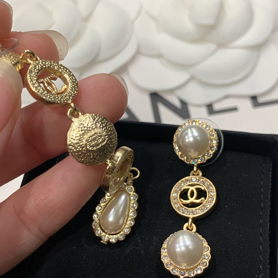 Fashion drop pearl earrings