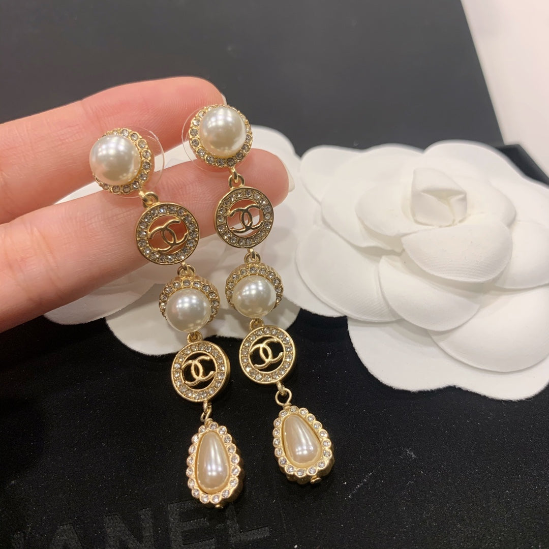 Fashion drop pearl earrings