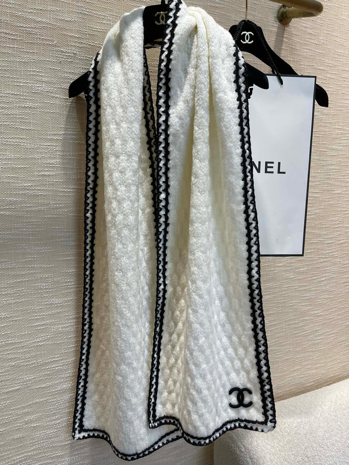 ladies knitted scarf