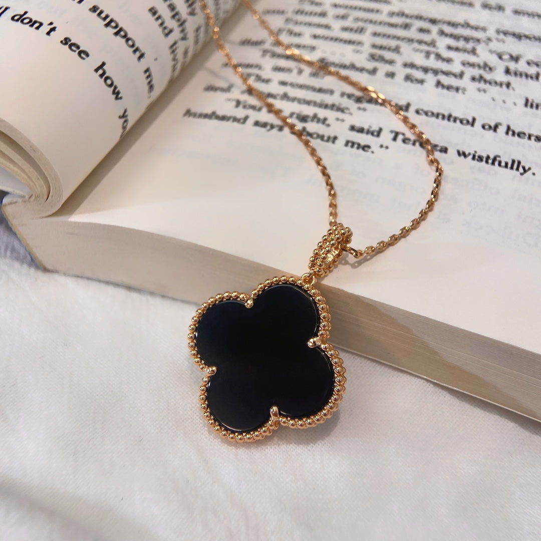 New chalcedony four-leaf clover necklace