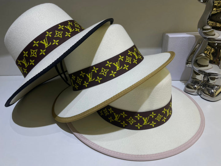 Women's Hats—1020