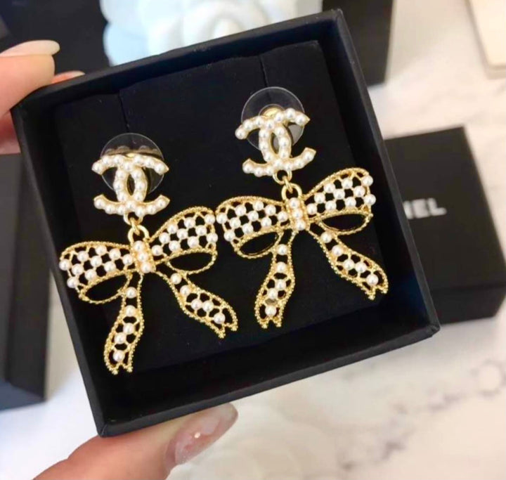 Luxury Ribbon Pearl Earrings