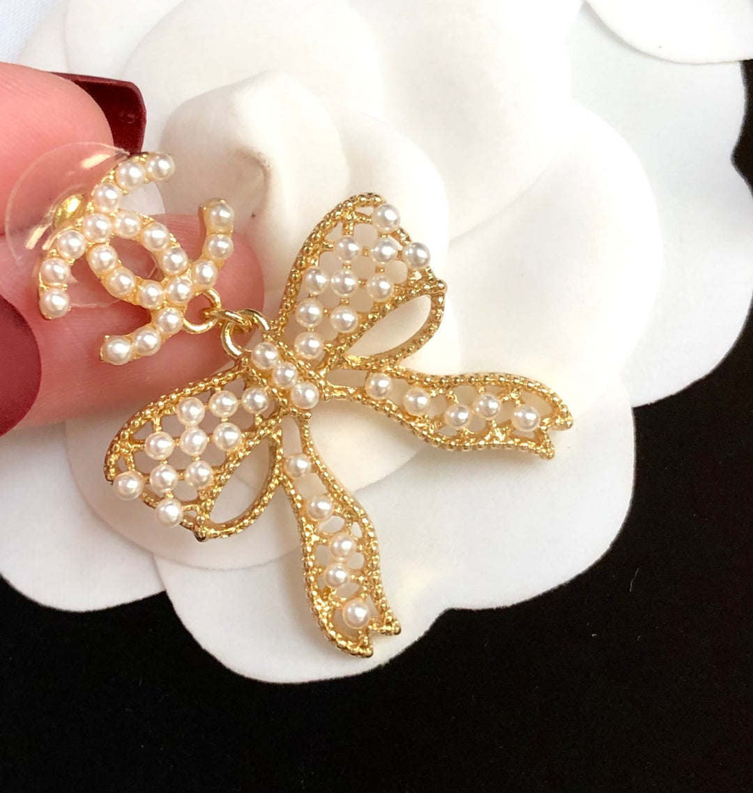 Luxury Ribbon Pearl Earrings