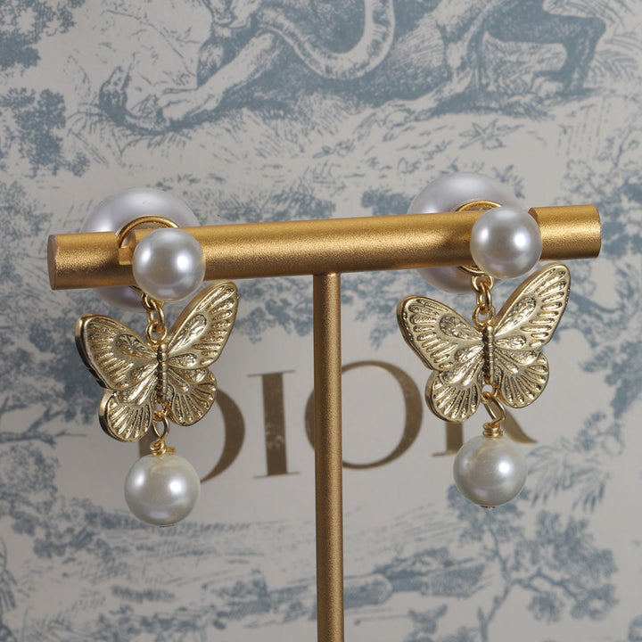 New small butterfly pearl earrings