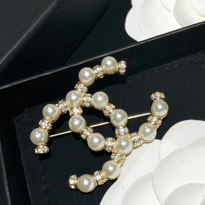 Luxury Pearl Openwork Brooch