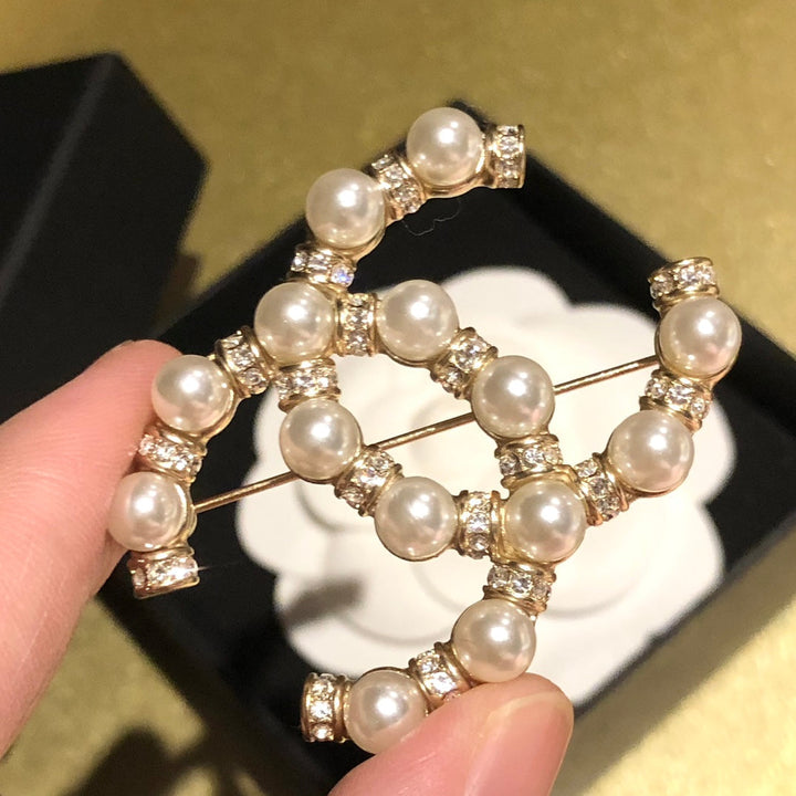 Luxury Pearl Openwork Brooch